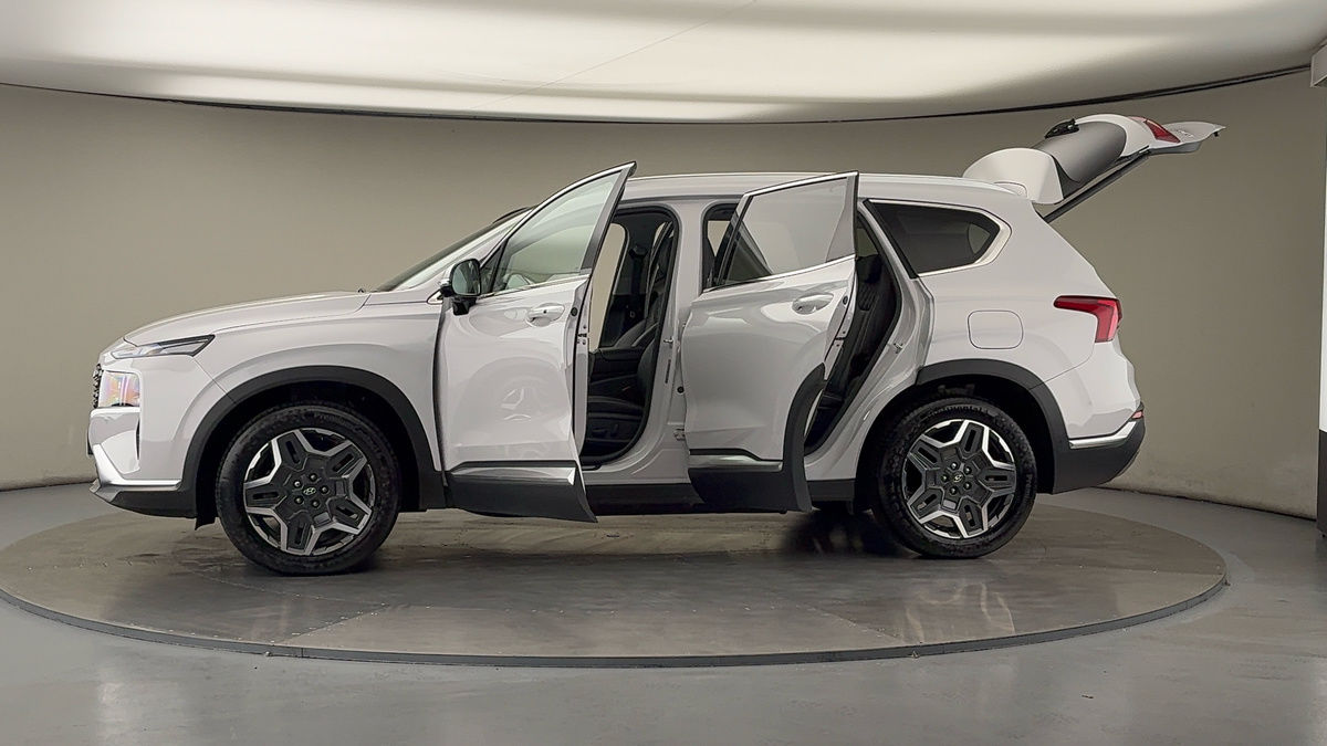 More views of Hyundai Santa Fe