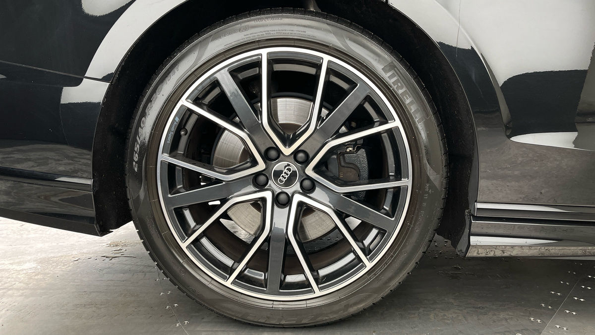 Audi A8 Image 10
