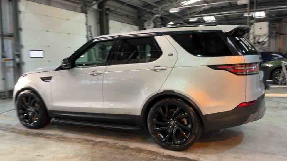 More views of Land Rover Discovery