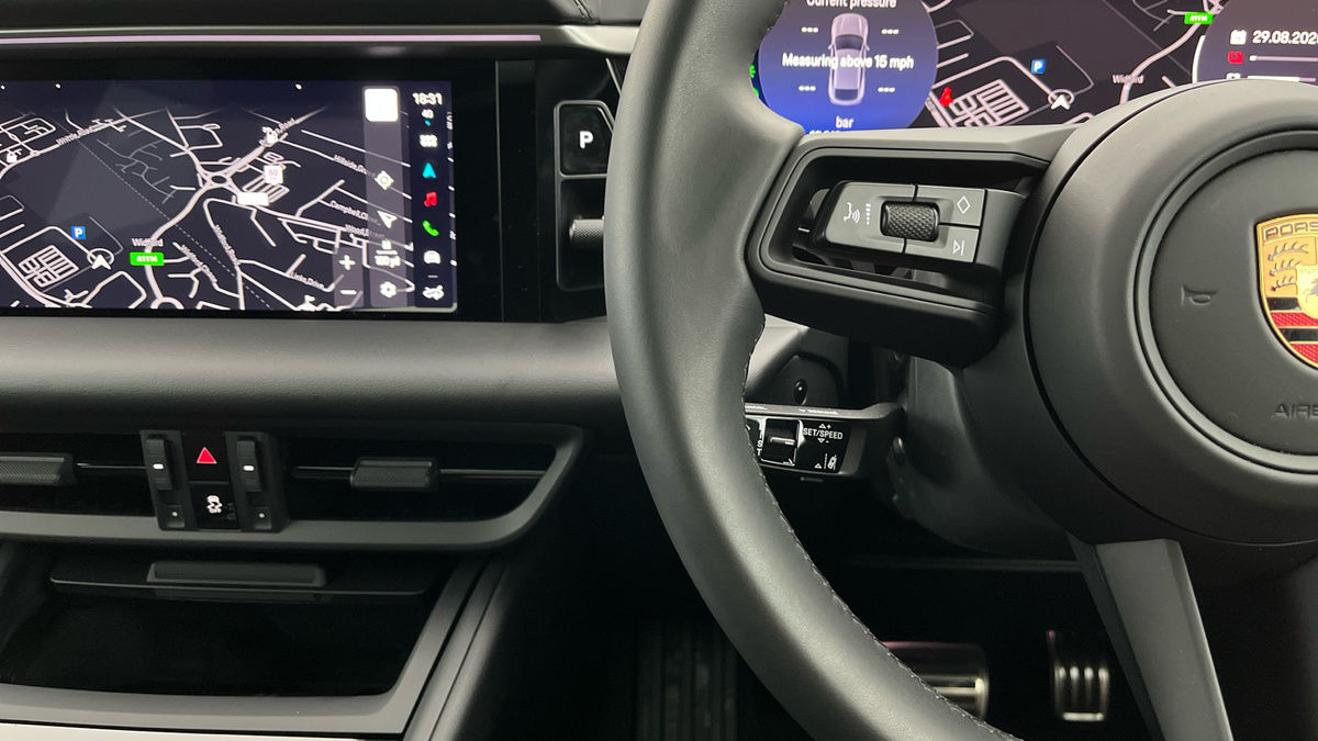 Porsche Macan Image 13