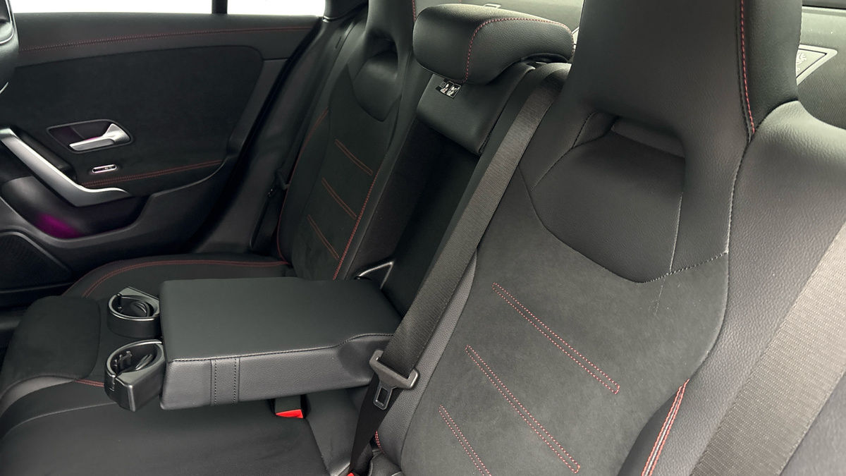 Mercedes-Benz CLA Image 9