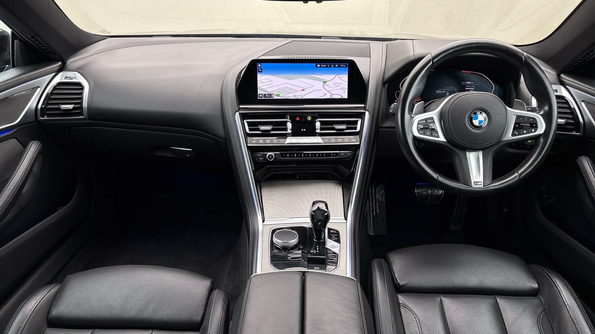 BMW 8 Series Image 12