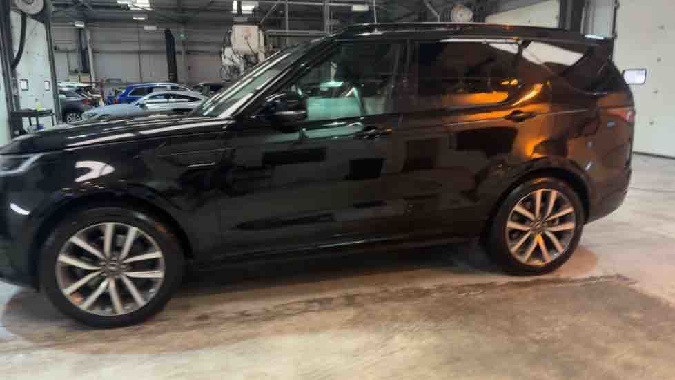 More views of Land Rover Discovery