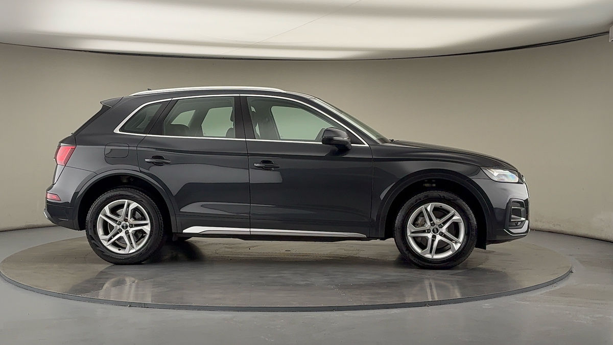 More views of Audi Q5