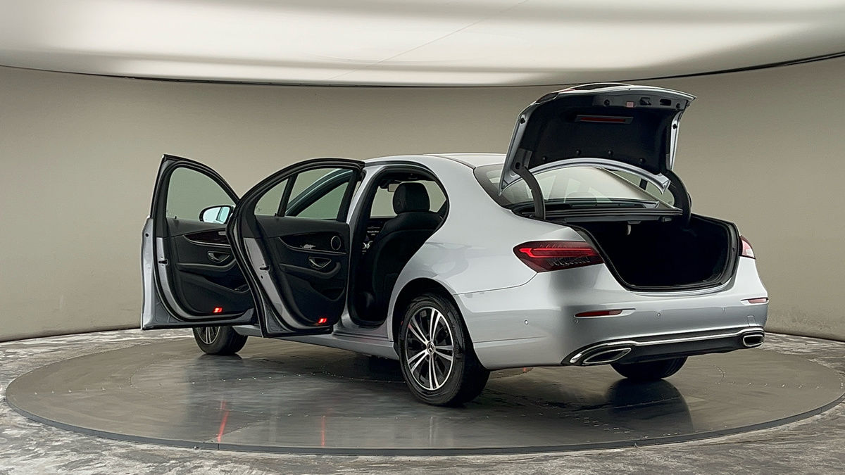 Mercedes-Benz E Class Image 23