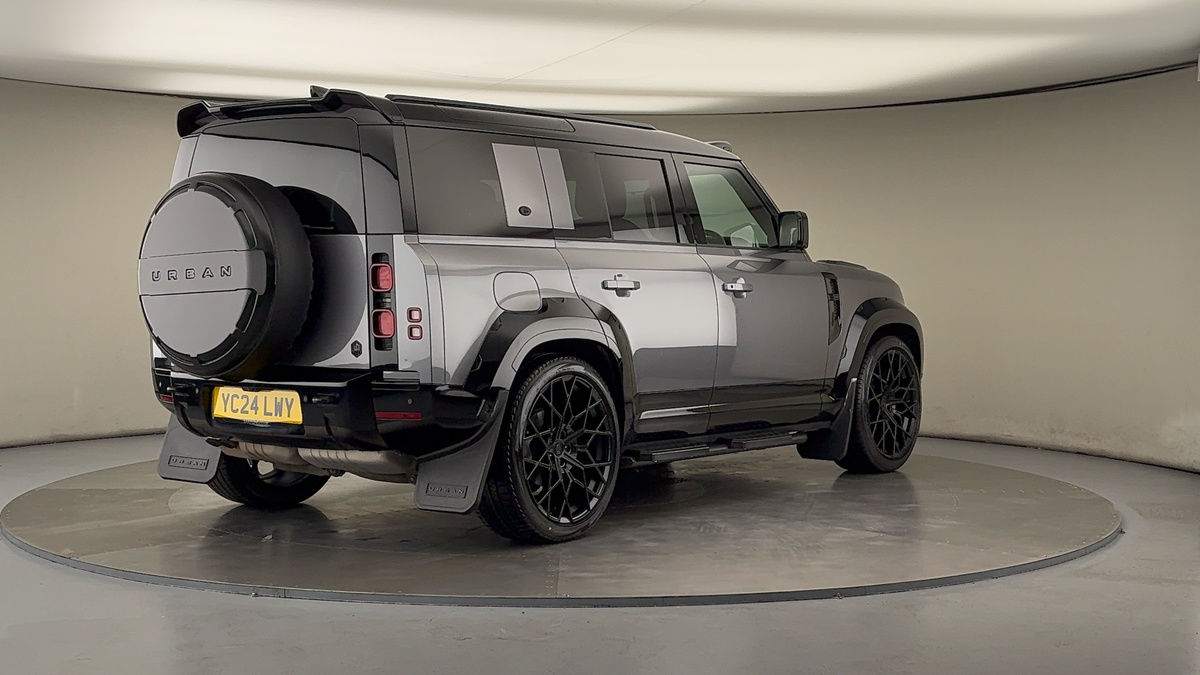 More views of Land Rover Defender 110