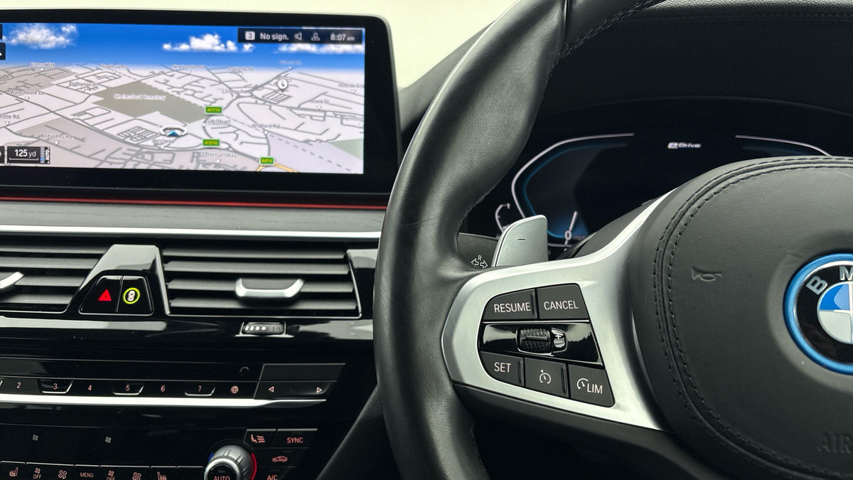 BMW 5 Series Image 13
