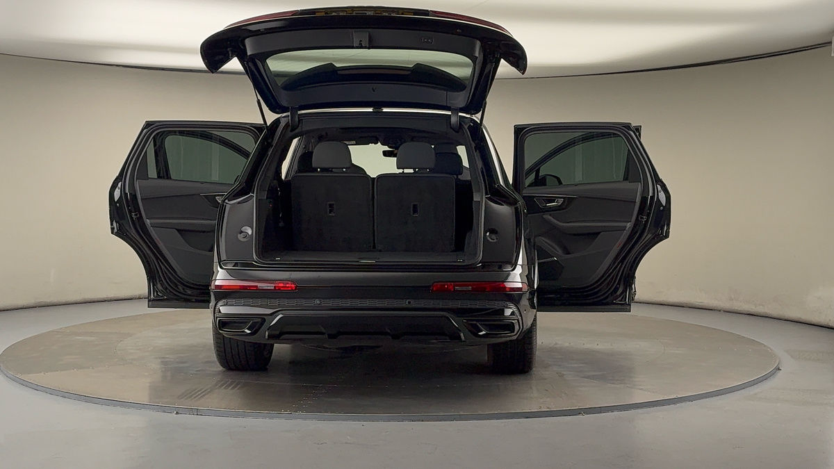 More views of Audi Q7