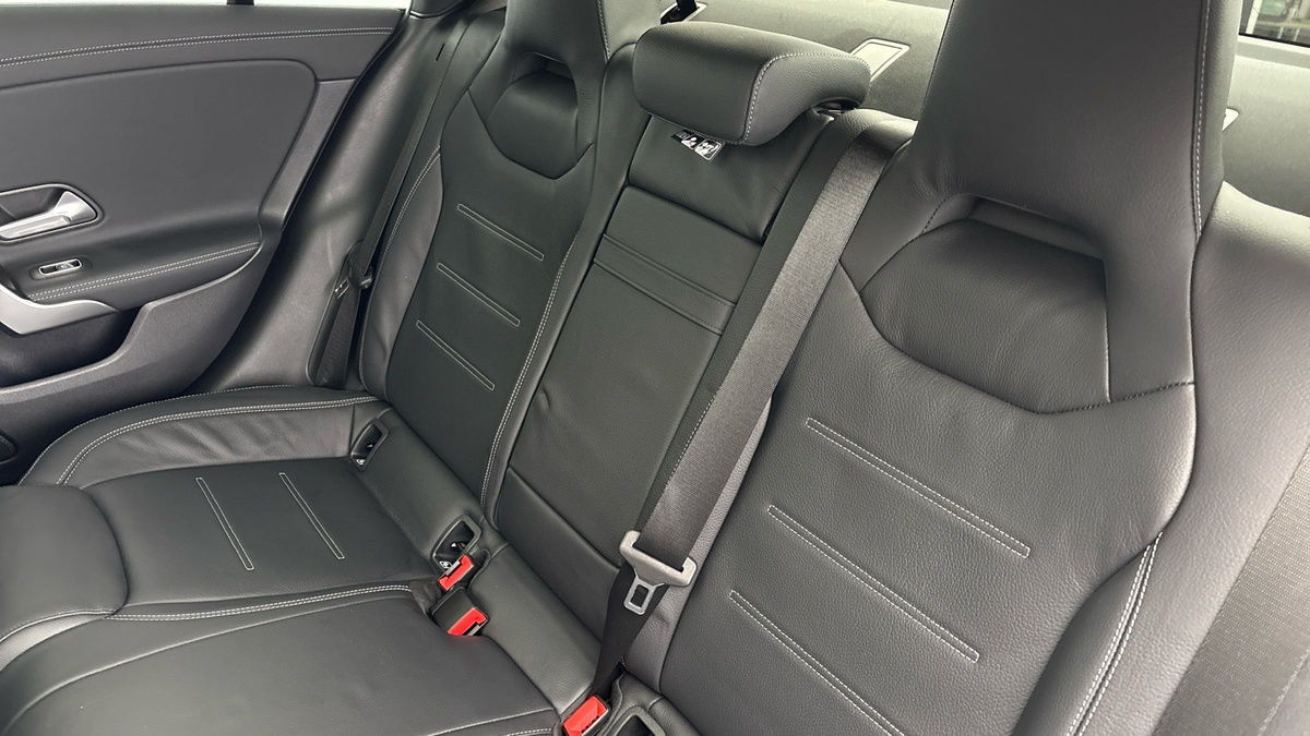 Mercedes-Benz CLA Image 8