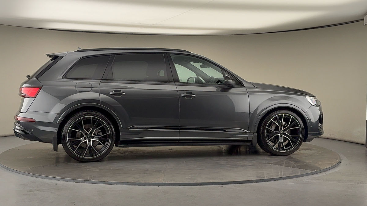 More views of Audi Q7