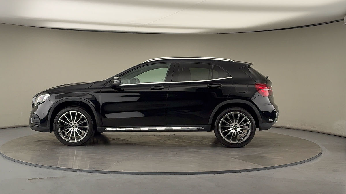 More views of Mercedes-Benz GLA