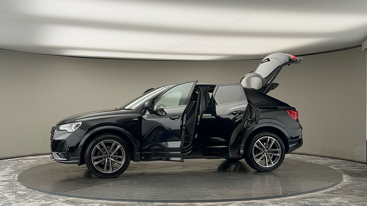More views of Audi Q3
