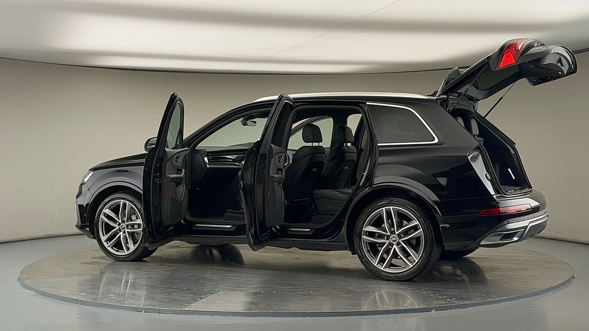 More views of Audi Q7