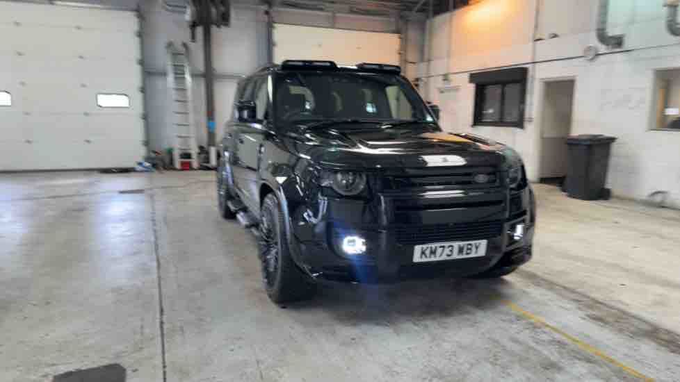 More views of Land Rover Defender 110