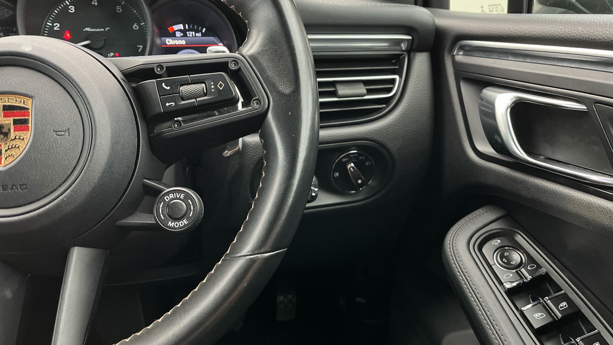 Porsche Macan Image 14