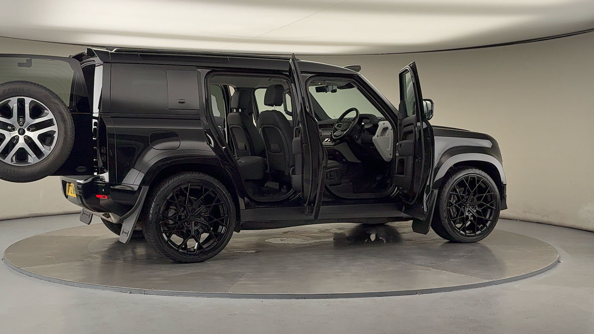 More views of Land Rover Defender 110