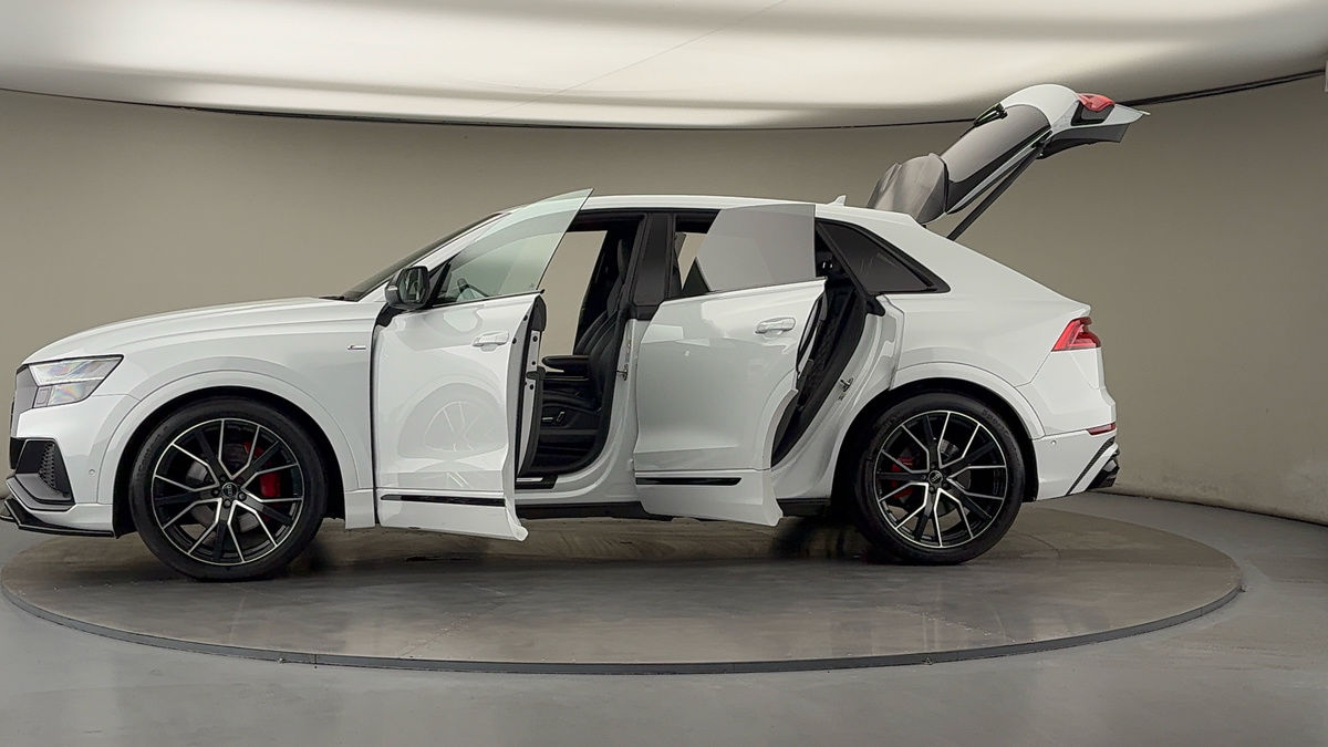 More views of Audi Q8
