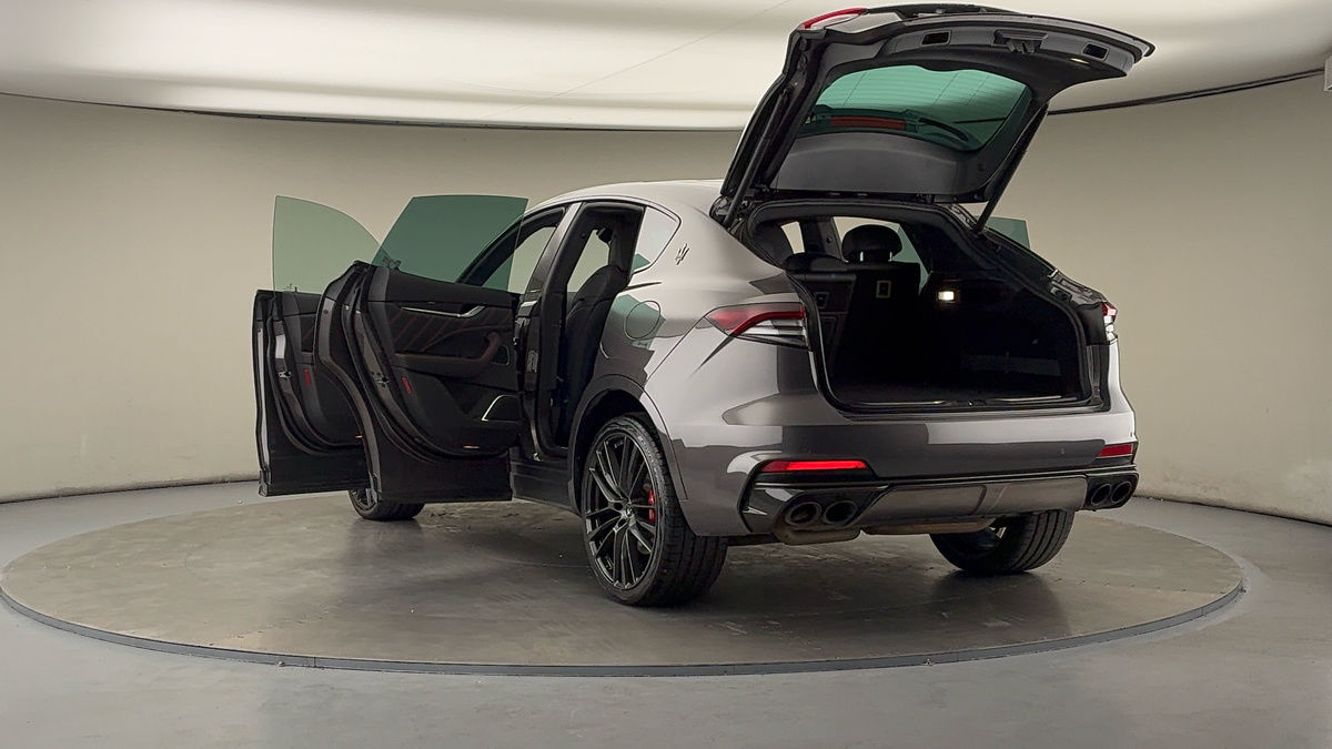 Maserati Levante Image 23