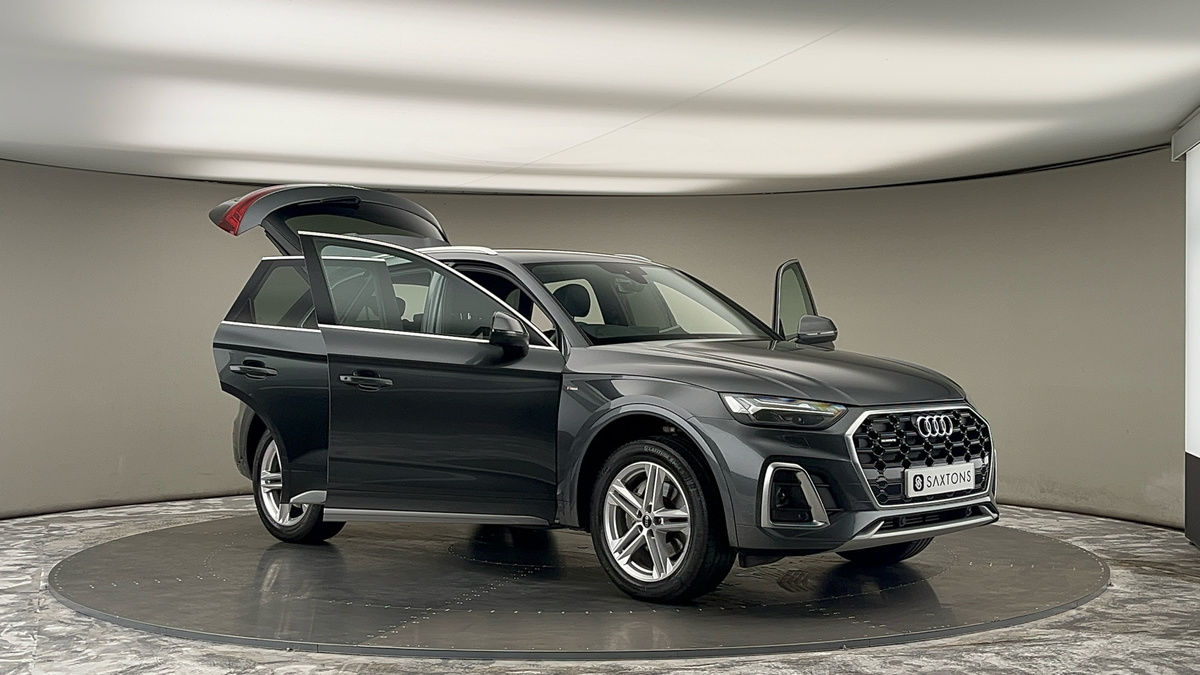 More views of Audi Q5