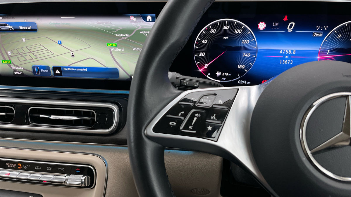 Mercedes-Benz V Class Image 13