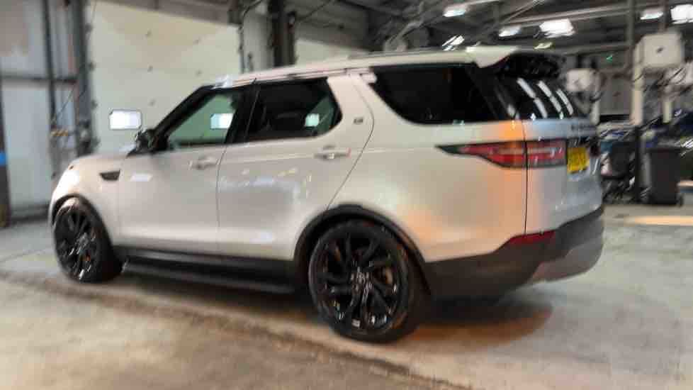 More views of Land Rover Discovery