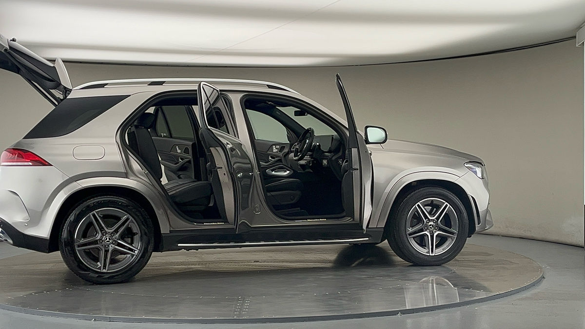 More views of Mercedes-Benz GLE