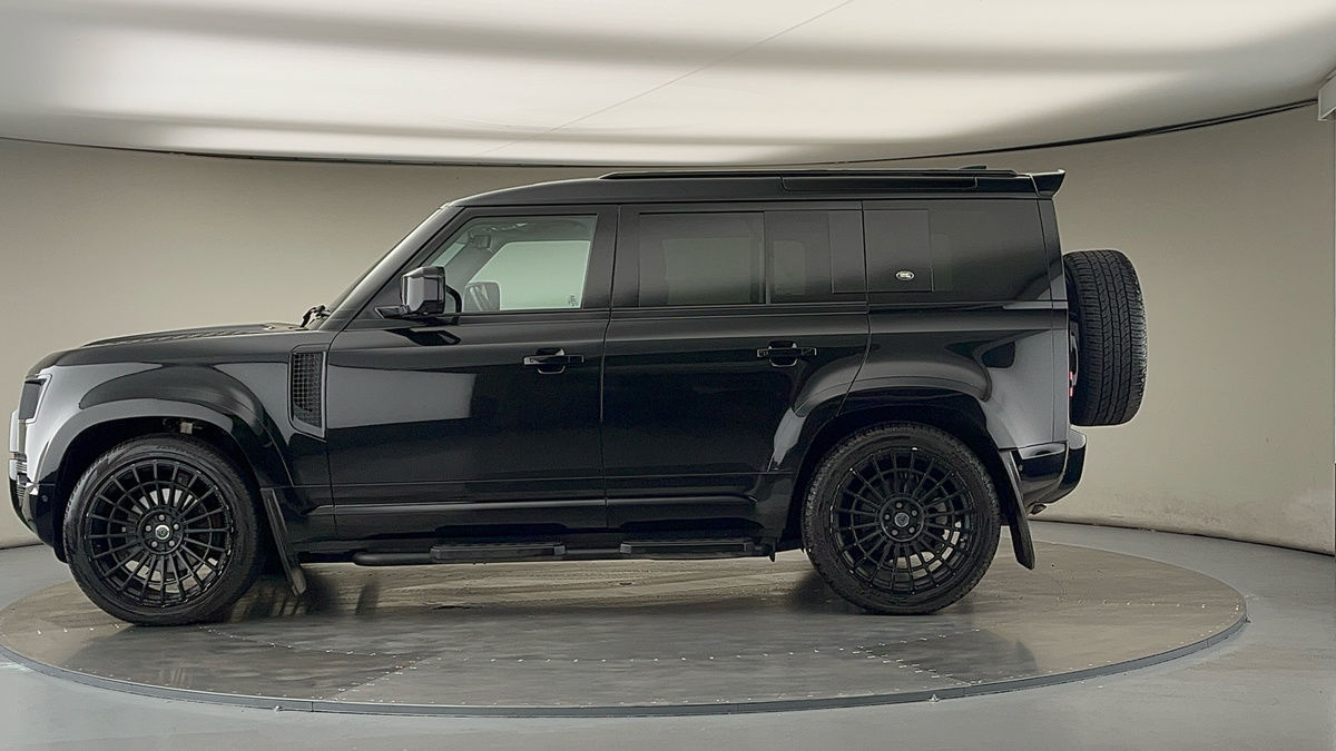 Land Rover Defender 110 Urban Image 15