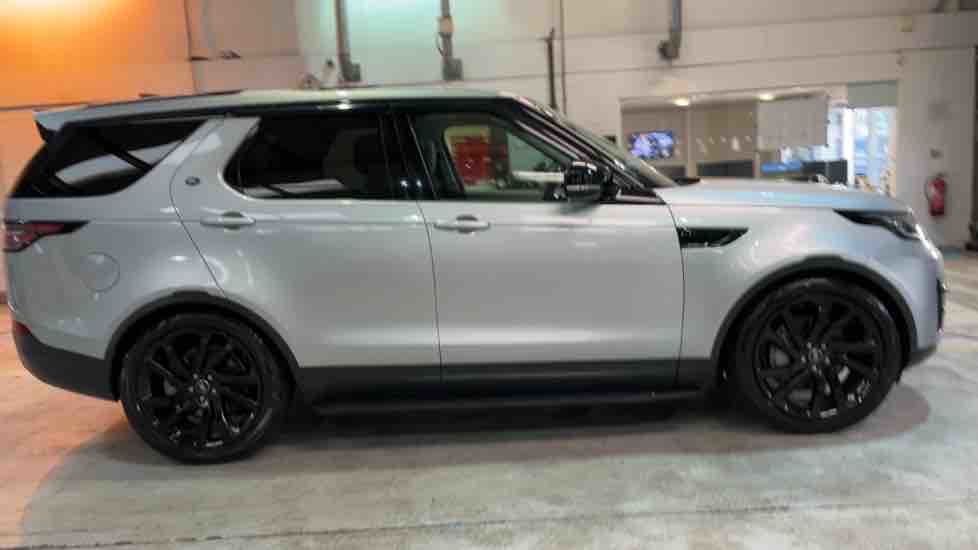 More views of Land Rover Discovery