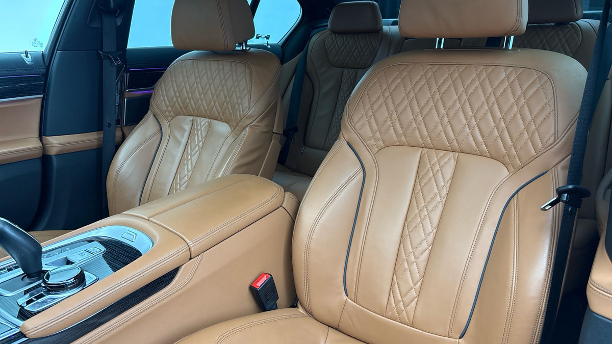 BMW 7 Series Image 7