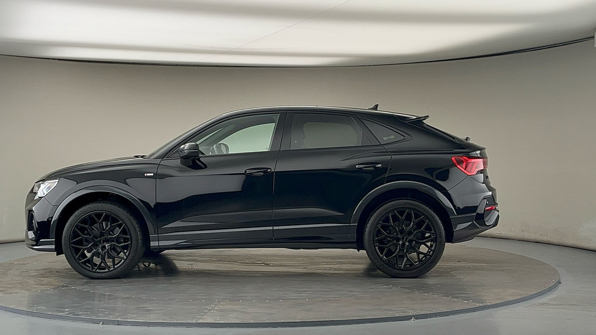 More views of Audi Q3