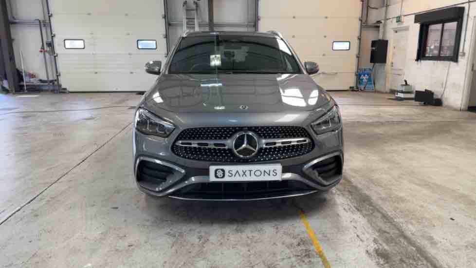 More views of Mercedes-Benz GLA
