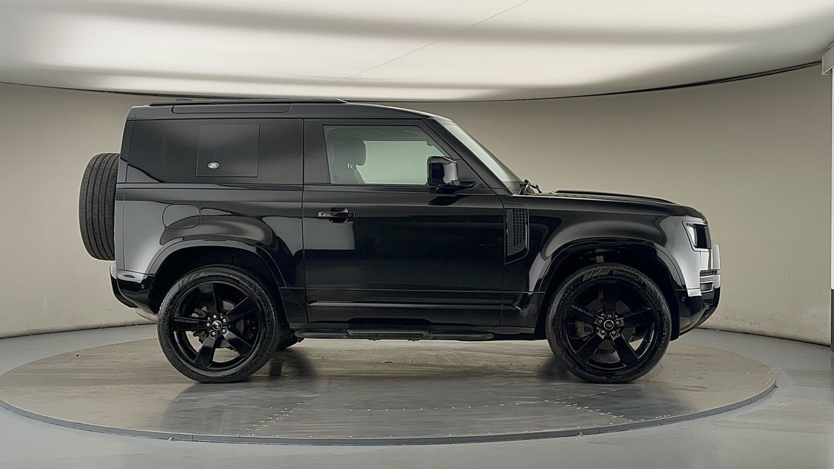 More views of Land Rover Defender 90