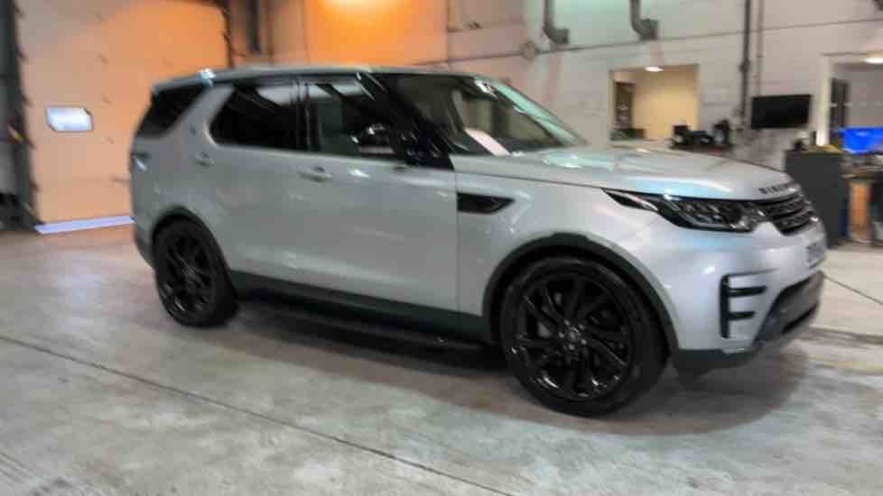 More views of Land Rover Discovery