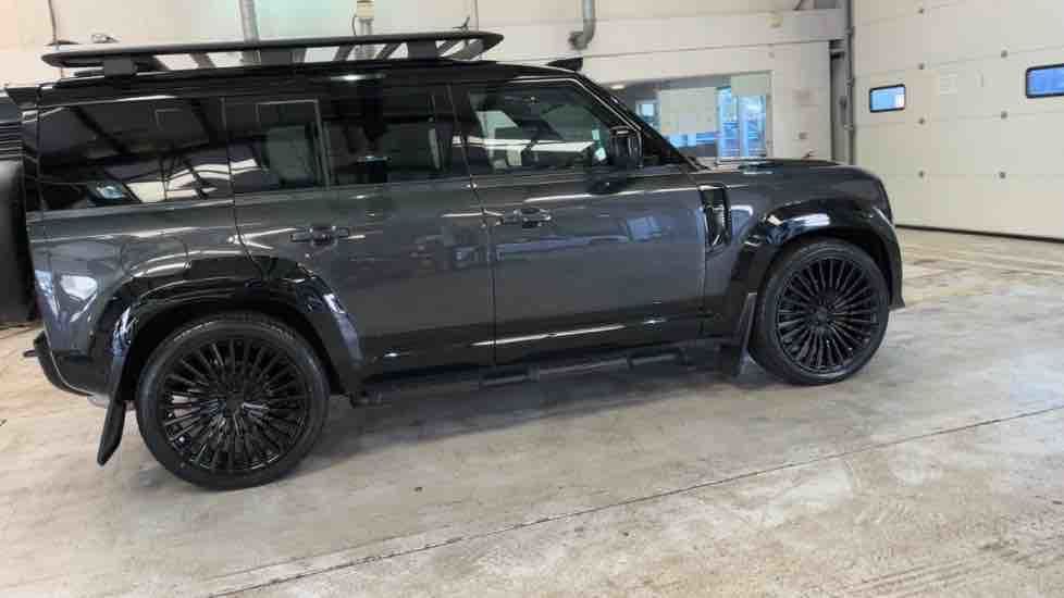 More views of Land Rover Defender 110