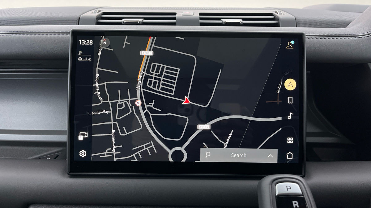 Land Rover Defender 110 Urban Image 21