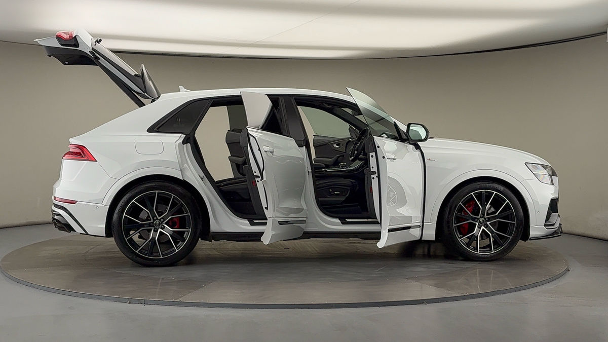 More views of Audi Q8