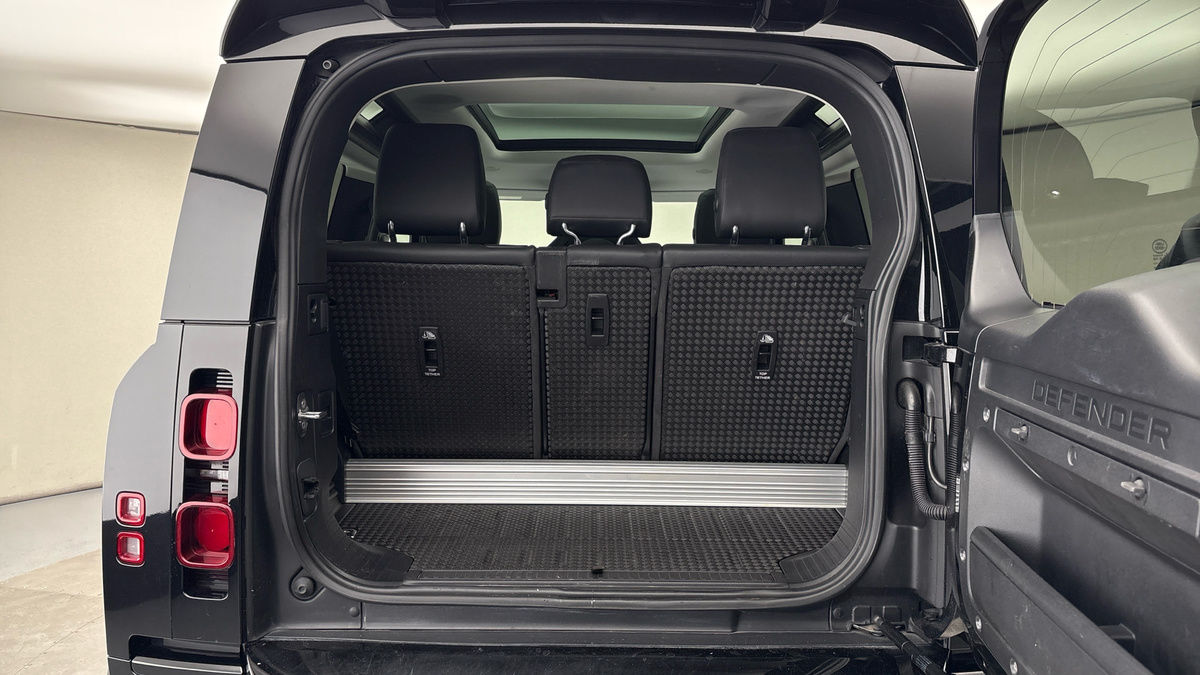 Land Rover Defender 90 Urban Image 11
