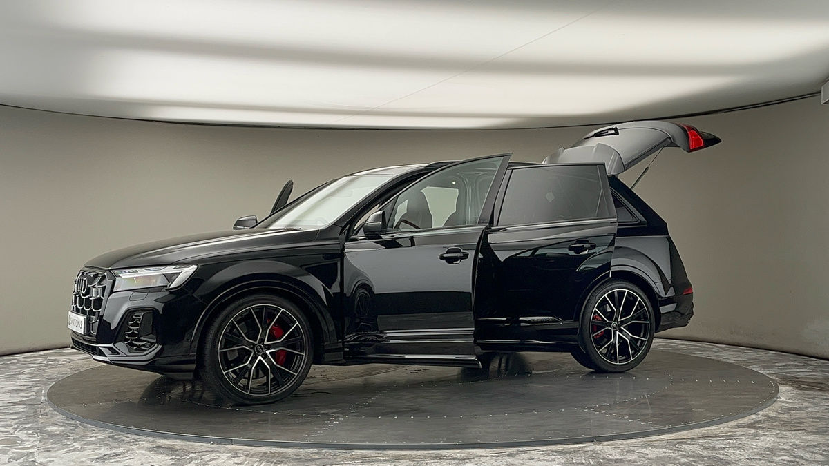 More views of Audi SQ7