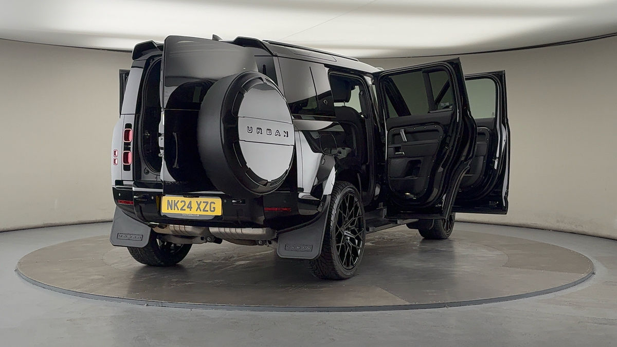 More views of Land Rover Defender 110