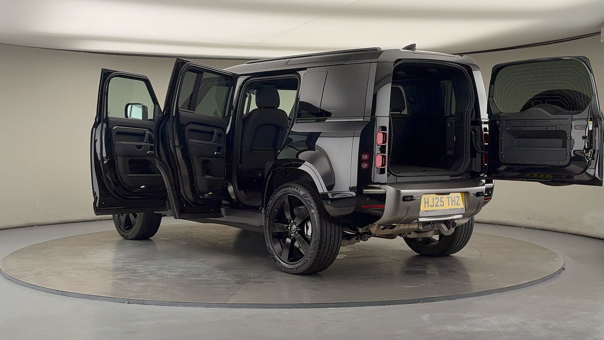 More views of Land Rover Defender 110