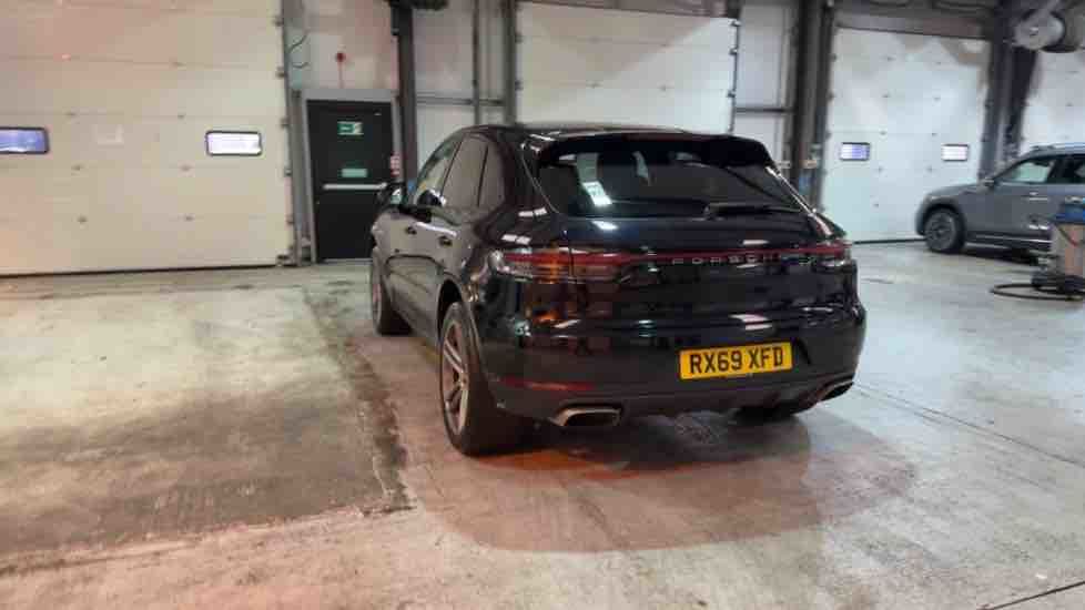 More views of Porsche Macan