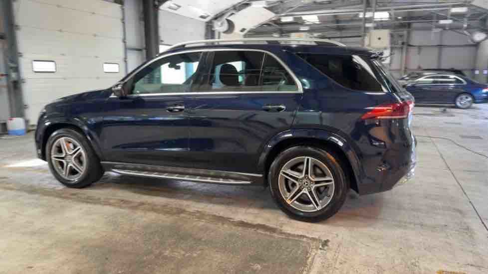 More views of Mercedes-Benz GLE