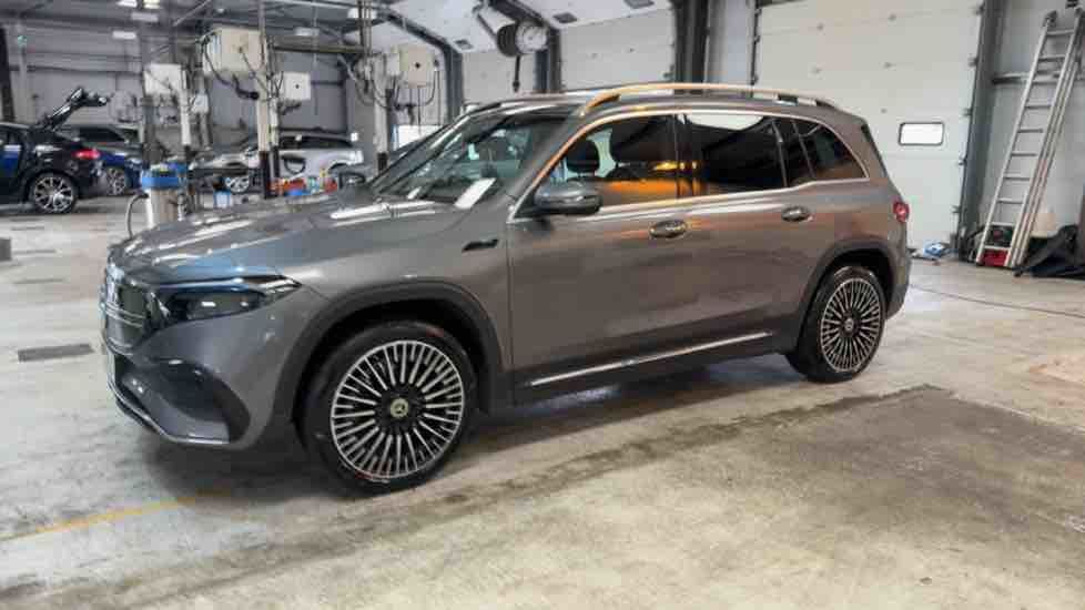 More views of Mercedes-Benz EQB