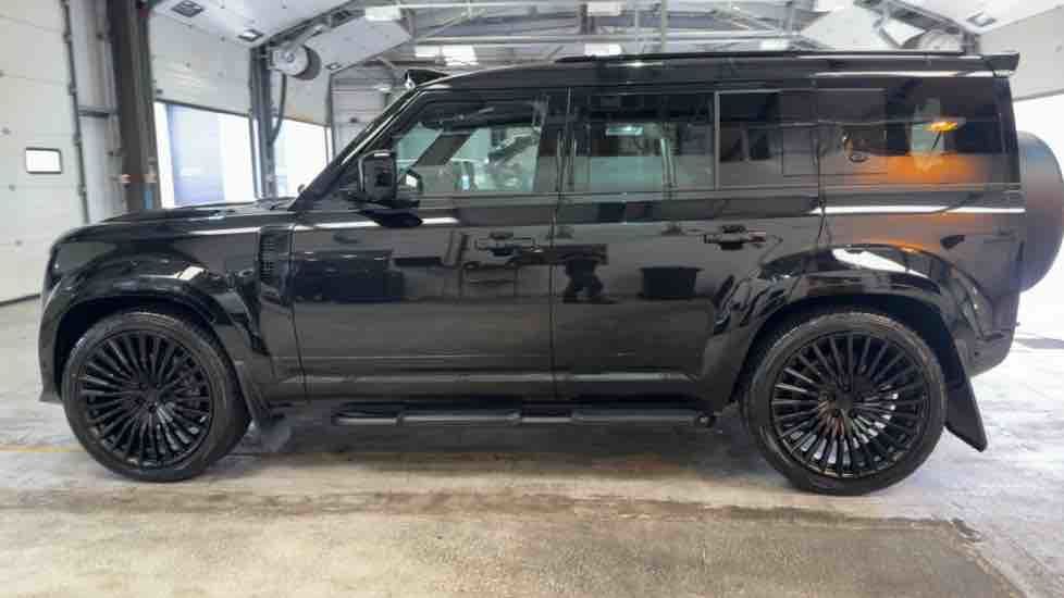 More views of Land Rover Defender 110