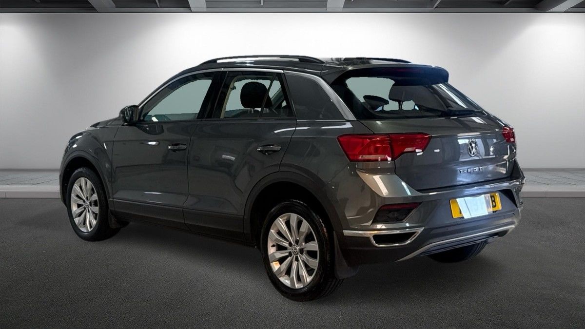 Volkswagen T-Roc Image 2