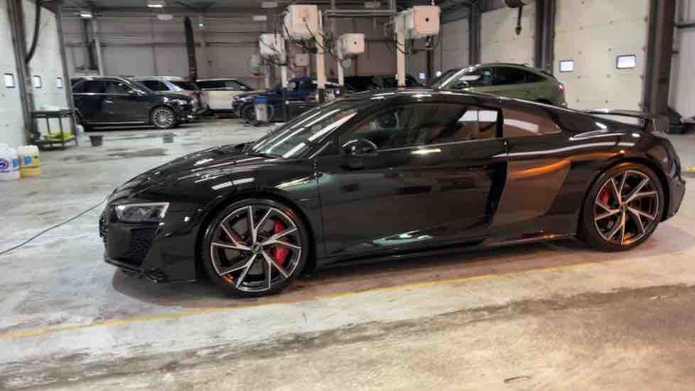 More views of Audi R8