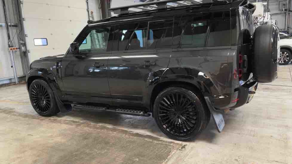 More views of Land Rover Defender 110