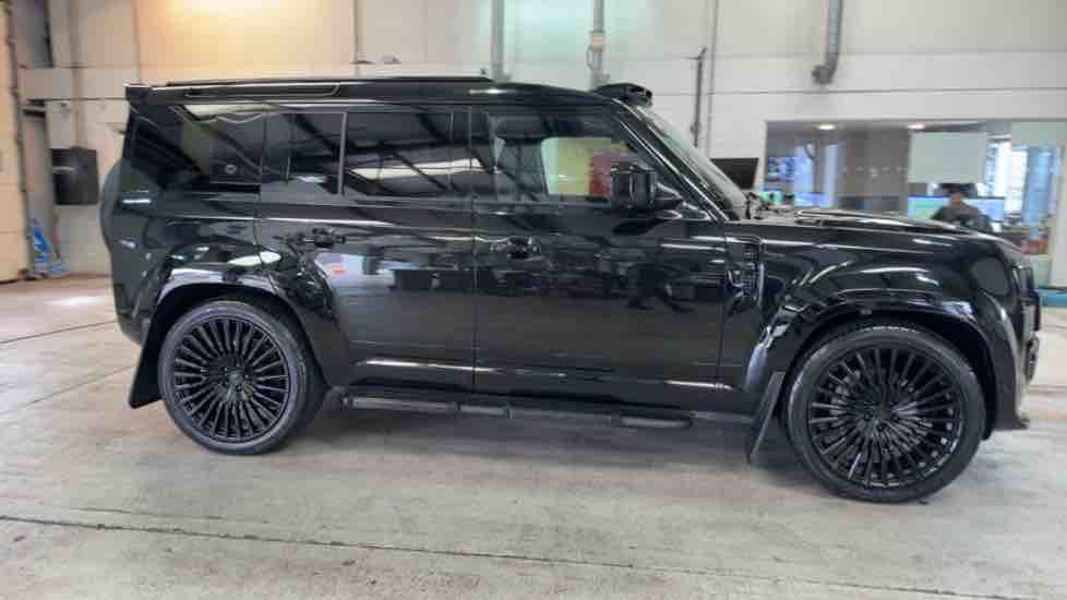 More views of Land Rover Defender 110