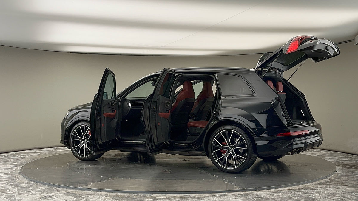 More views of Audi SQ7