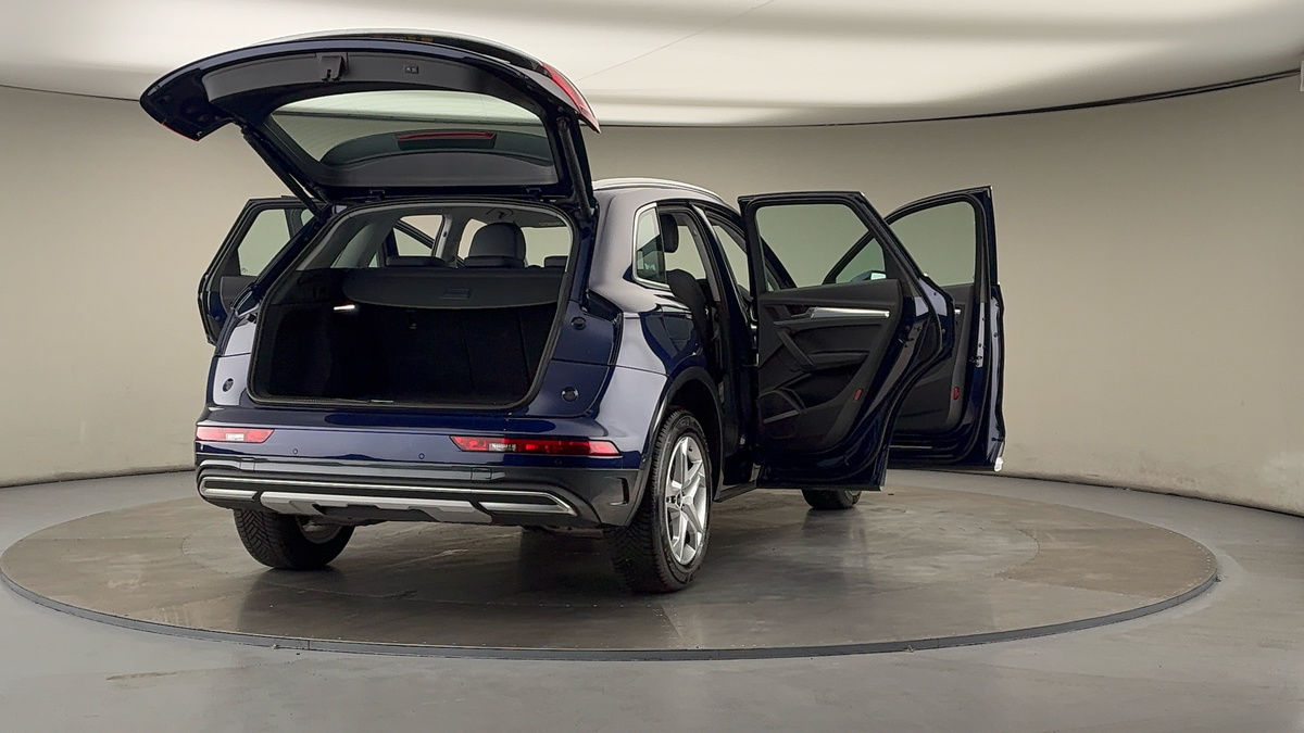 More views of Audi Q5